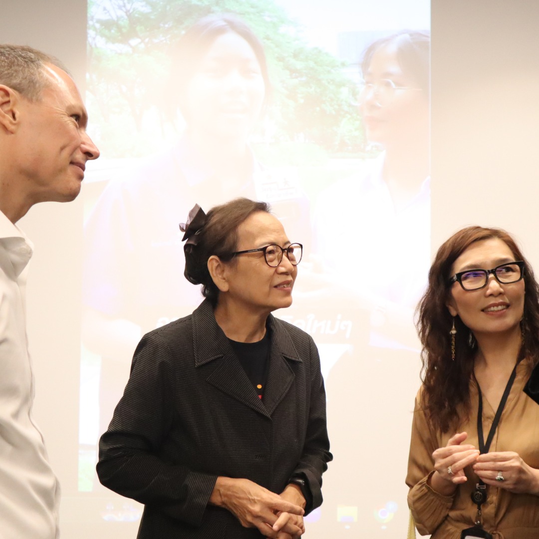 Line 1387 The Hub Exhibition and Open Space - Childline Thailand